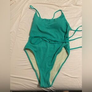 Berlook green swimsuit new with tags